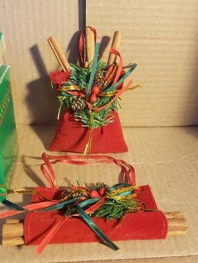 Christmas Around The World Cinnamon  Stick Ornaments NEW vintage